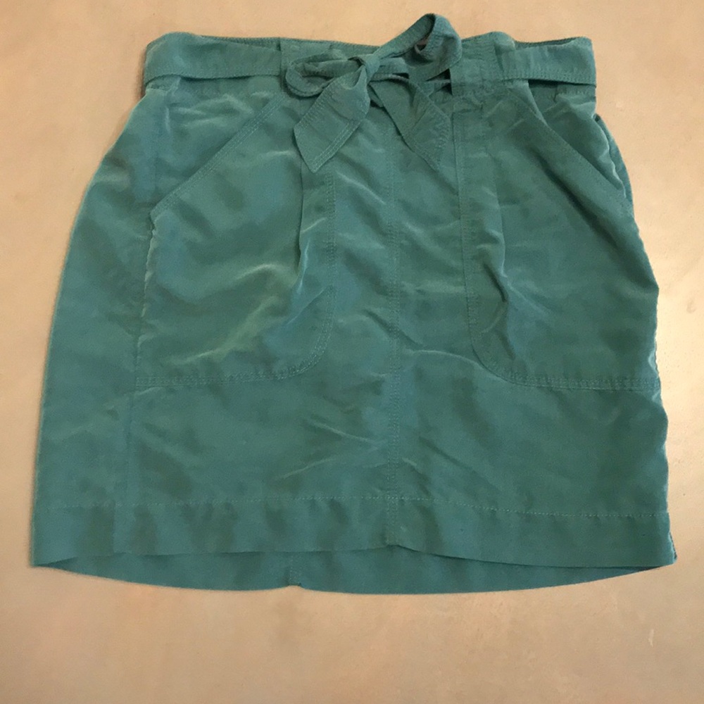 Womens gap skirt. Size S.